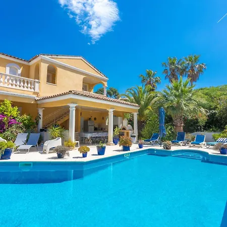 Le Petit Ramses Penzion Sainte-Maxime